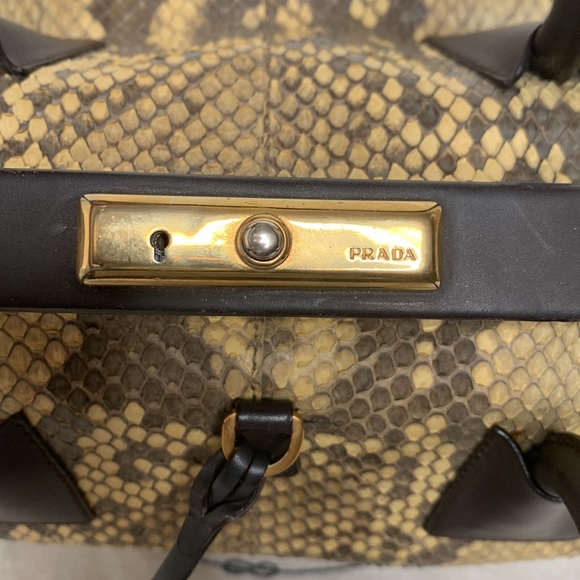 ❤️❤️SOLD❤️❤️Prada bauleto python leather vintage handbag - Picture 9 of 12